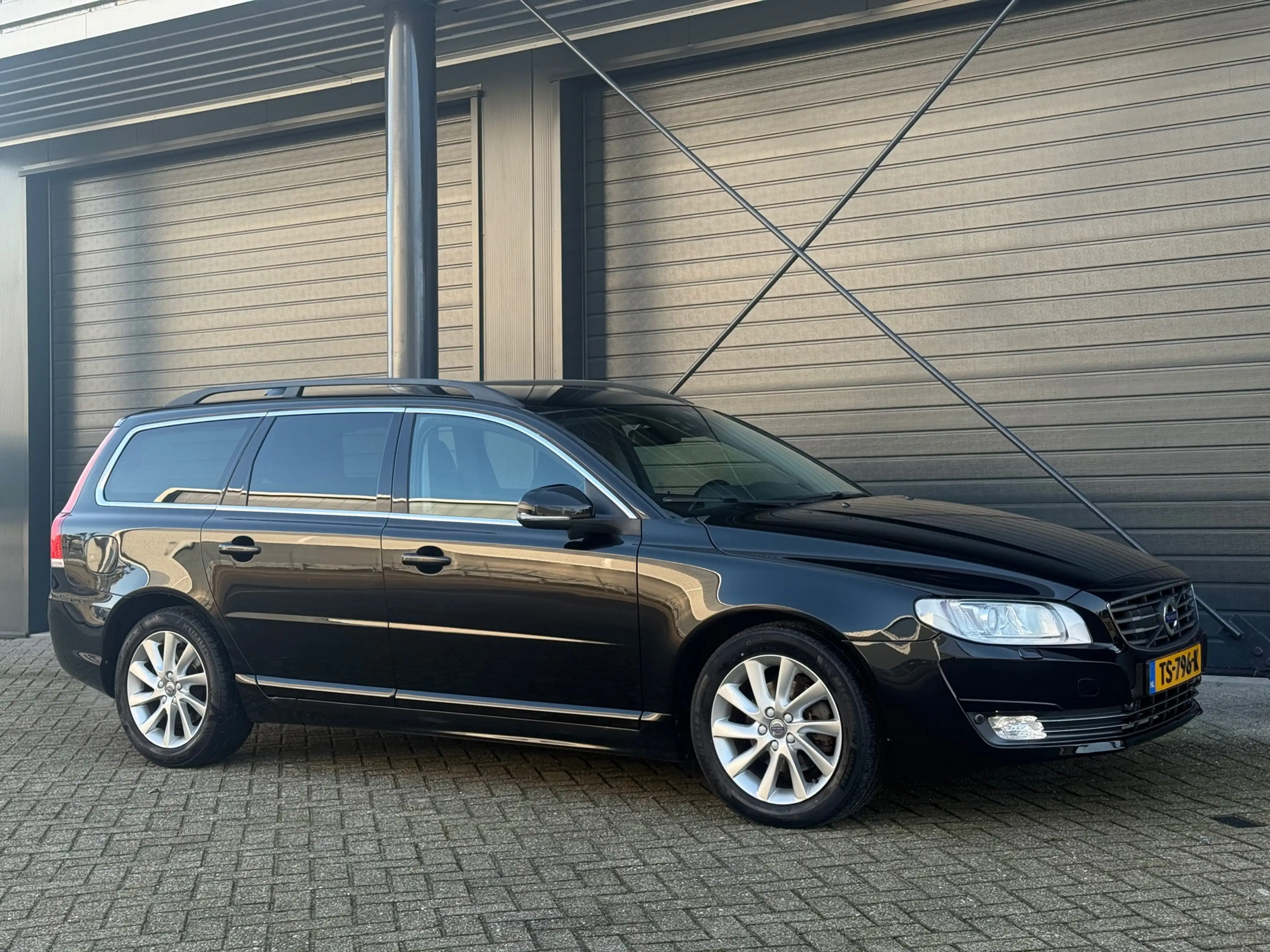 Volvo V70 2.0 T4 Dynamic, ACC, Stoel/Stuur verw., Afn Trekha — photo 13