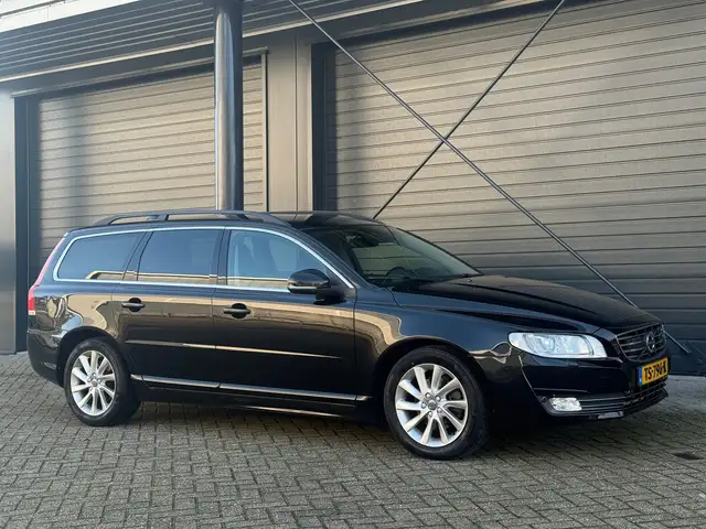 Volvo V70 view 13