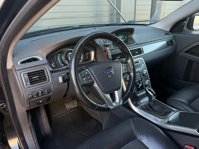 Volvo V70 view 16