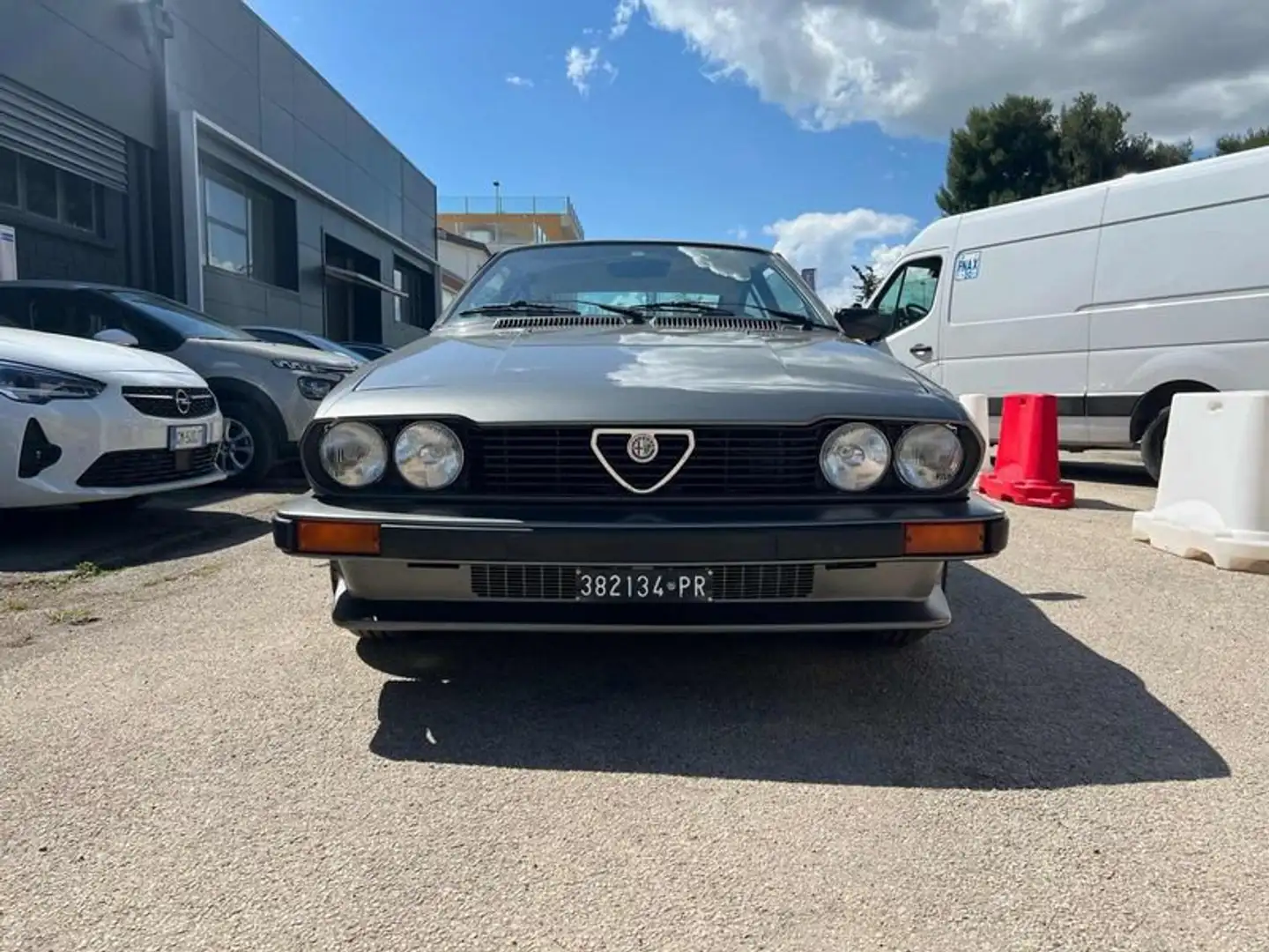 Alfa Romeo Alfetta Alfetta 2.0 Szary - 2