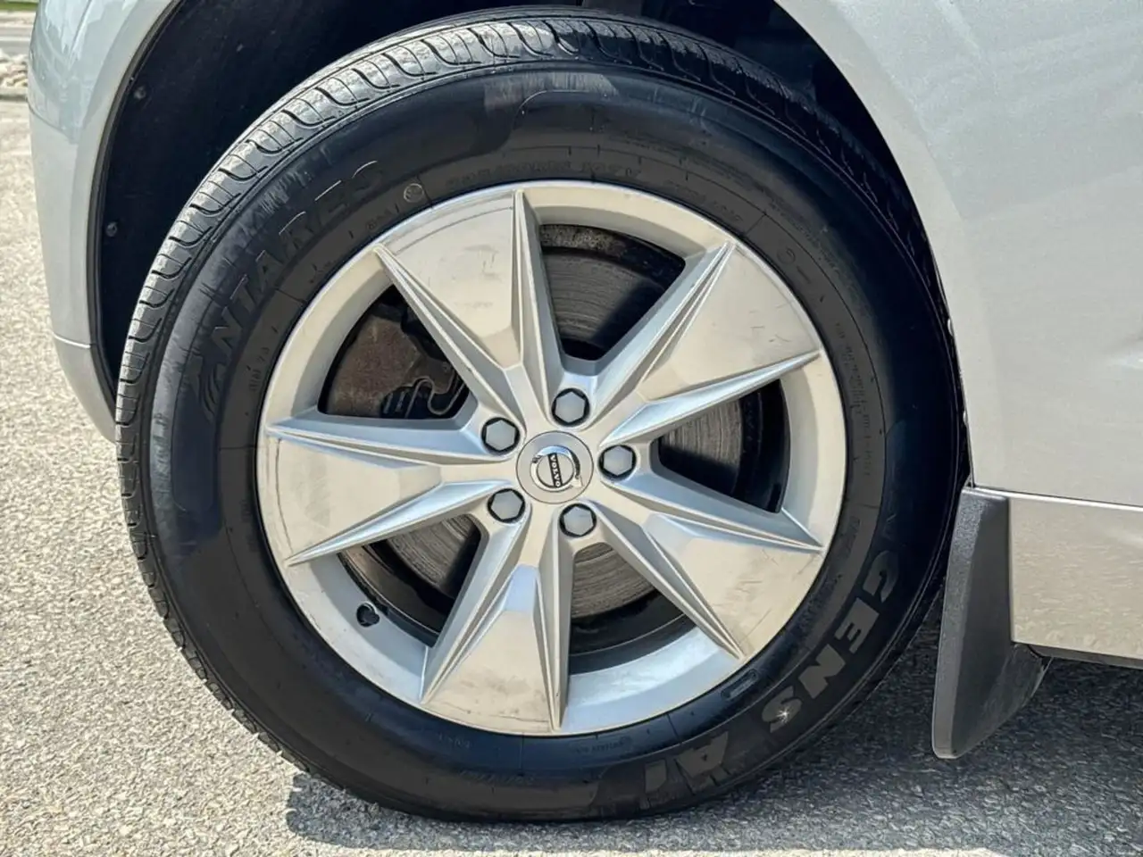 Volvo XC60 снимка Volvo XC60