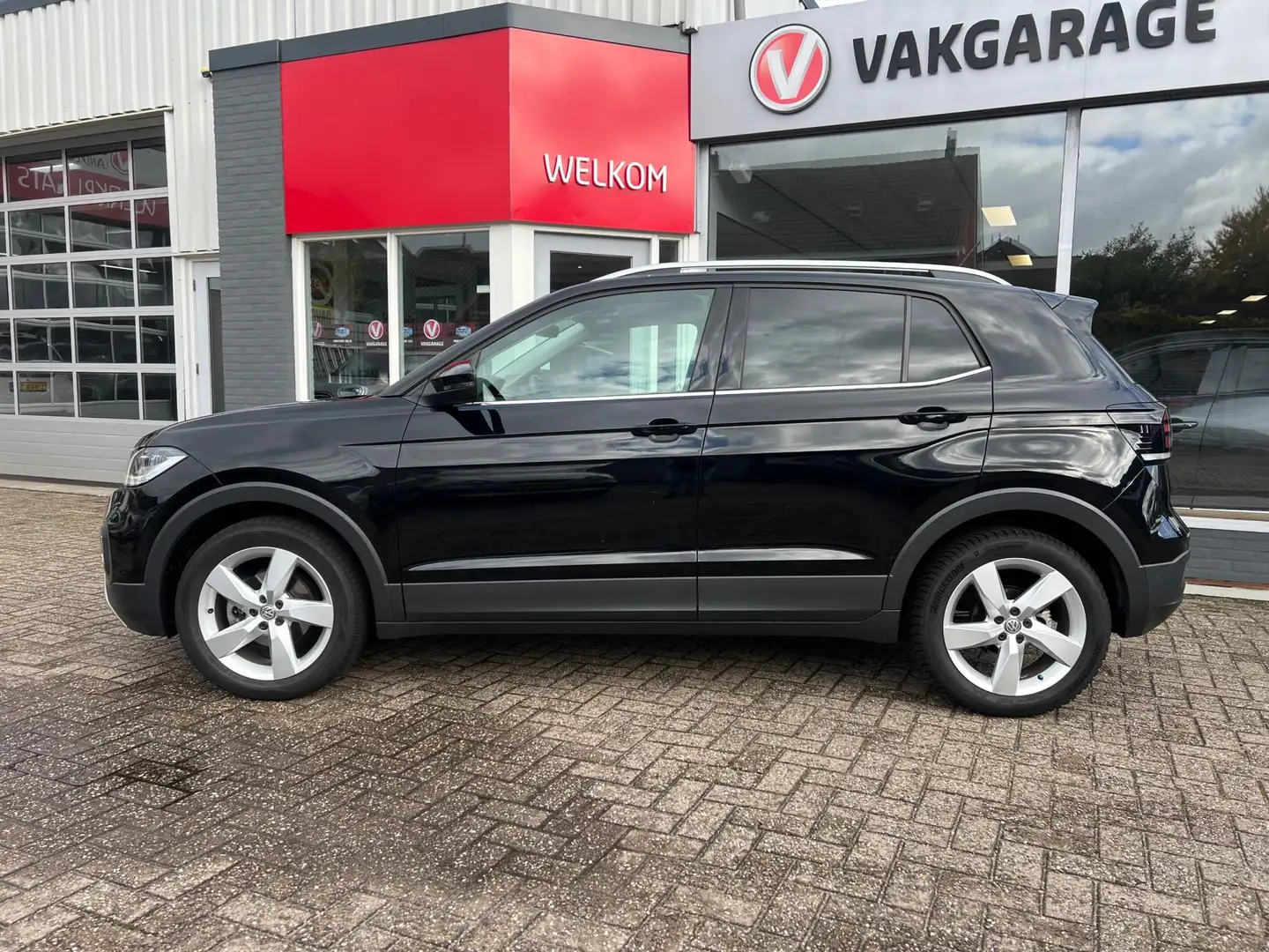 Volkswagen T-Cross 1.0 TSI Style, navi, cruise, digidash, 1e eigenaar Zwart - 2