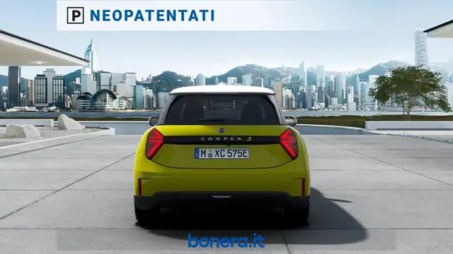 Mini Hatch view 3