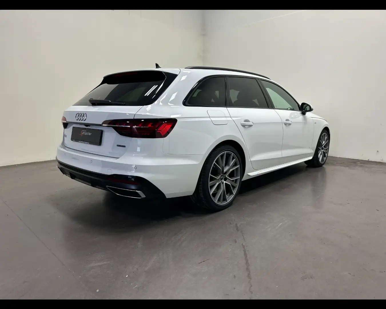 Audi A4 AVANT 40 TDI QUATTRO S-TRONIC S-LINE EDITION White - 2