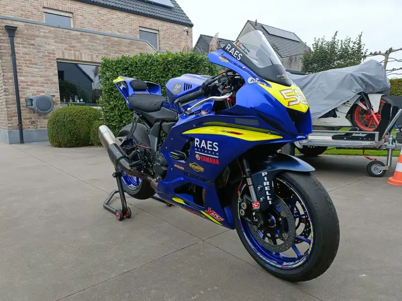 Yamaha YZF-R7 - foto 2