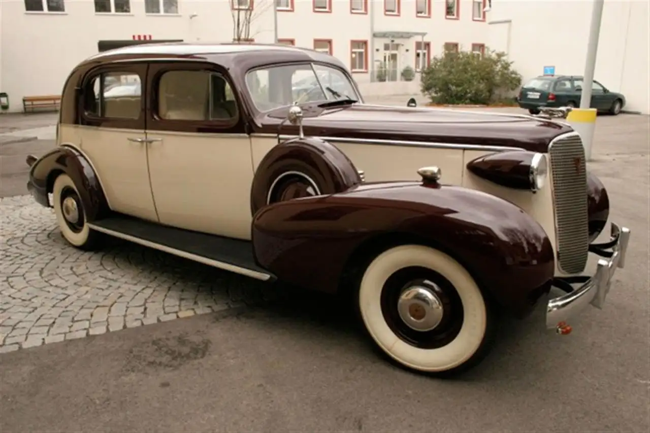 Cadillac Series 75, foto 2