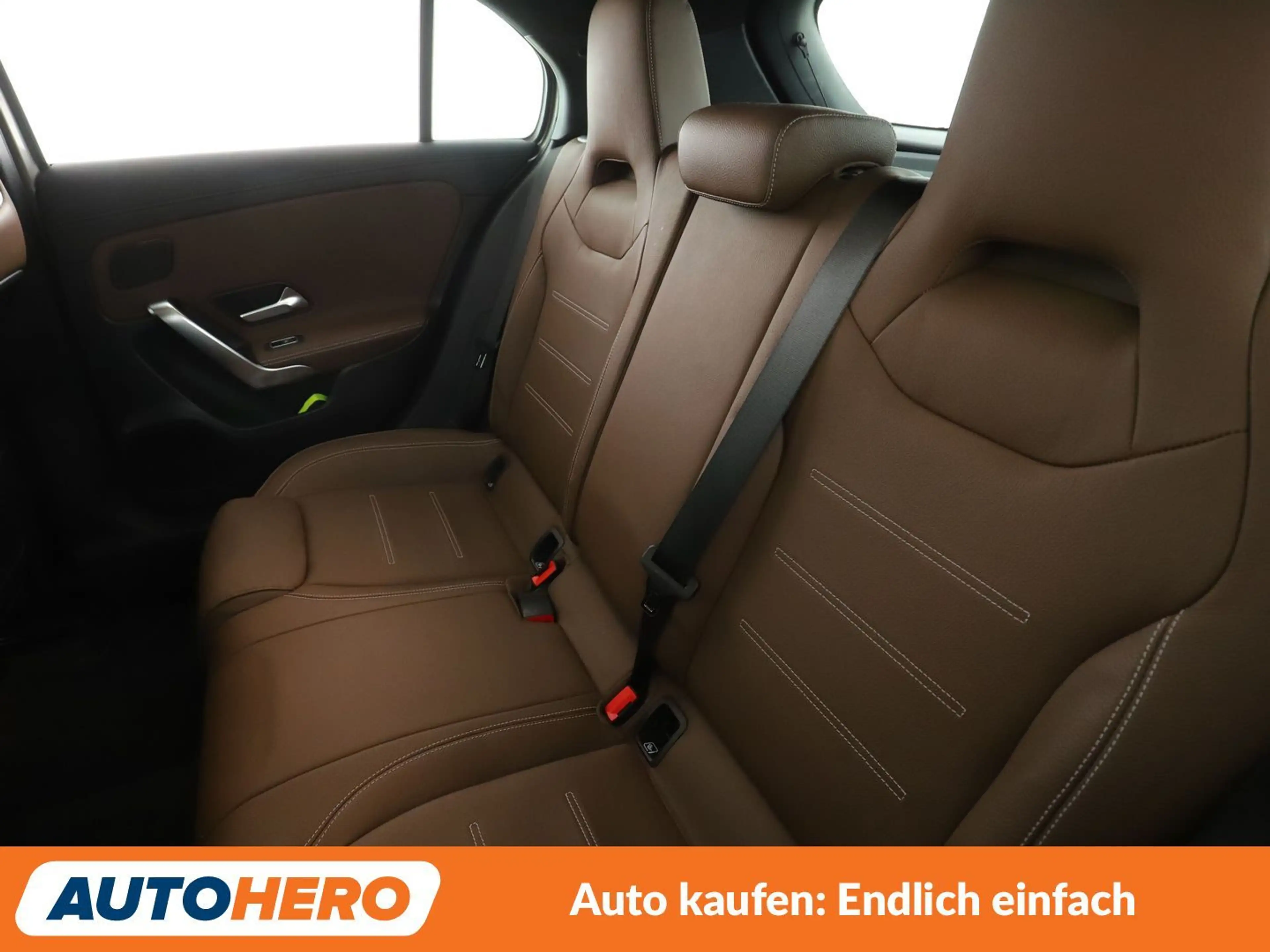 Mercedes-Benz A 35 AMG A 35 AMG 4Matic Aut.*NAV*LED*TEMP*CAM*PDC*SHZ*ALU* — photo 14