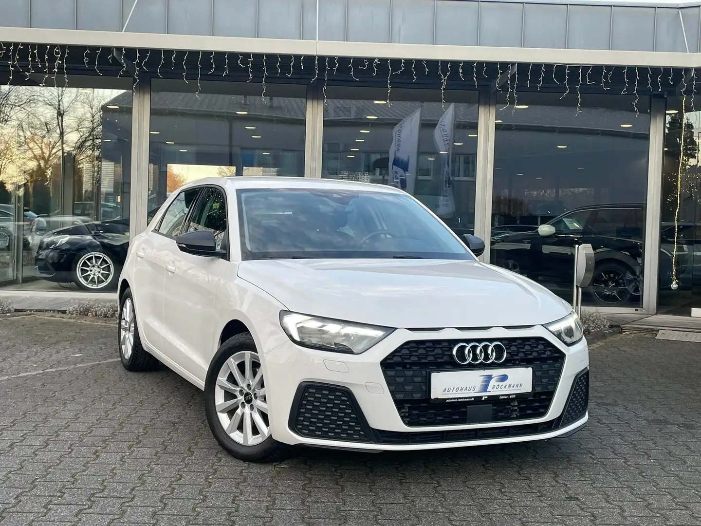 Audi A1 Aut. Sportback 30 TFSI App DAB PDC SHZ Weiß - 1
