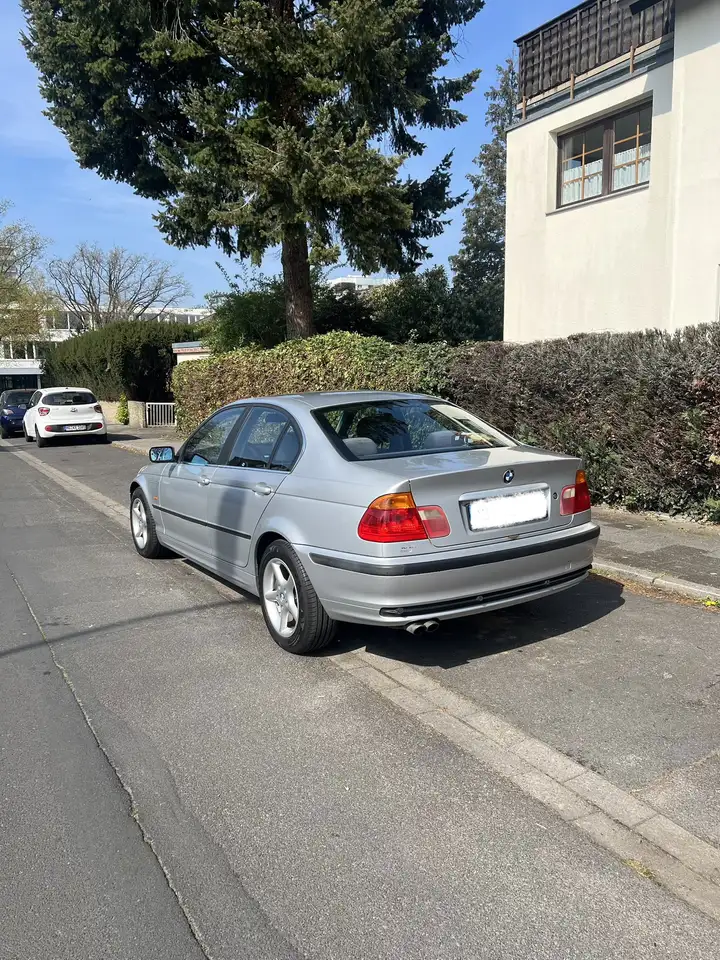 BMW 320i, foto 3