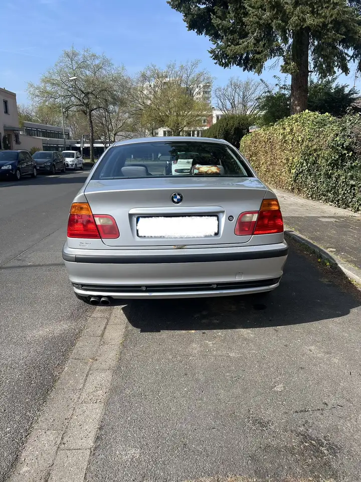 BMW 320i, foto 4