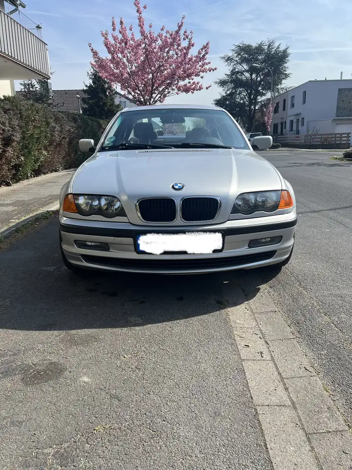 BMW 320i, foto 6