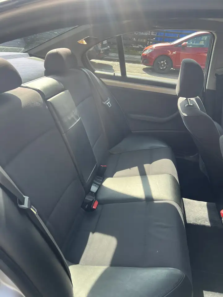 BMW 320i, foto 11