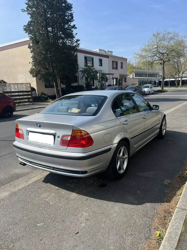 BMW 320i, foto 5