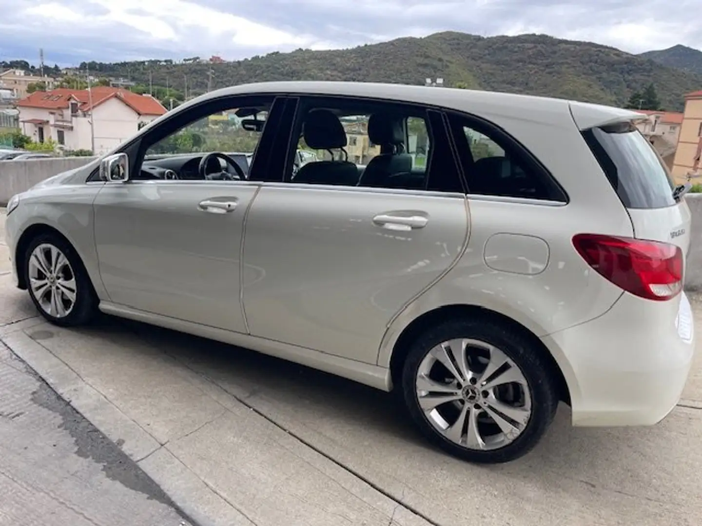 Mercedes-Benz B 180 Classe B - T246 d Executive Tech auto Bianco - 2