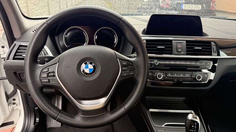 BMW 118 i Sport Line+LED+NAVI+AUT+SITZH.+ERST 45.000 — photo 13