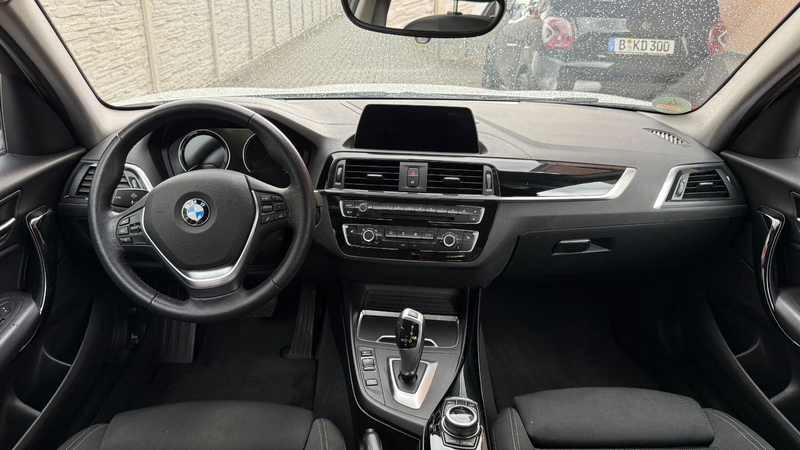 BMW 118 i Sport Line+LED+NAVI+AUT+SITZH.+ERST 45.000 — photo 12