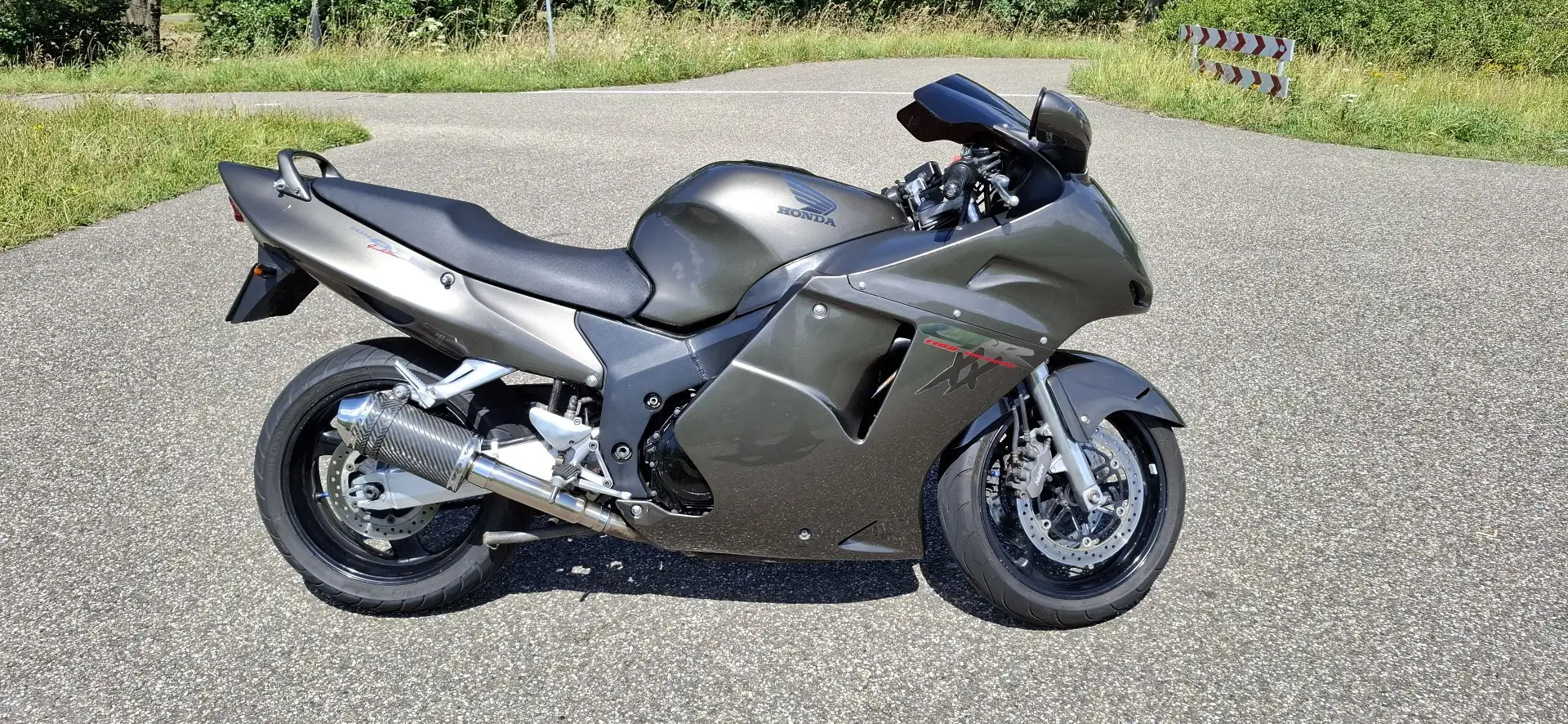 Honda CBR 1100 Super Blackbird Brons - 2