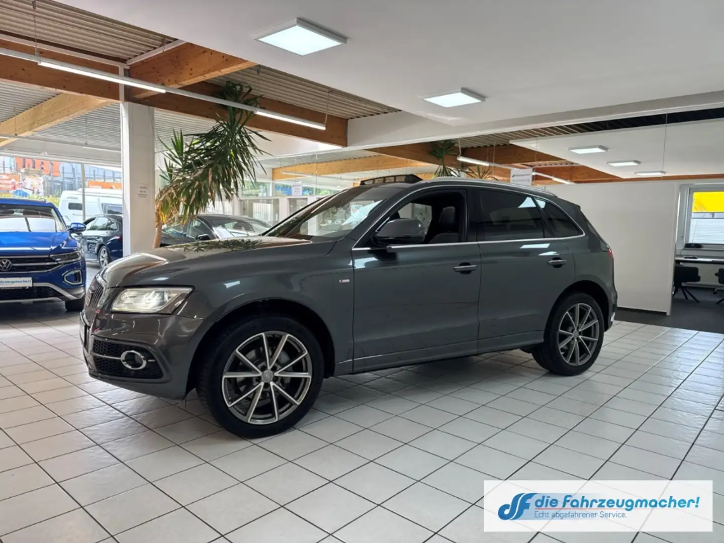 Audi Q5 2.0 TDI quattro DPF clean diesel  S-line Sportpake Grey - 2