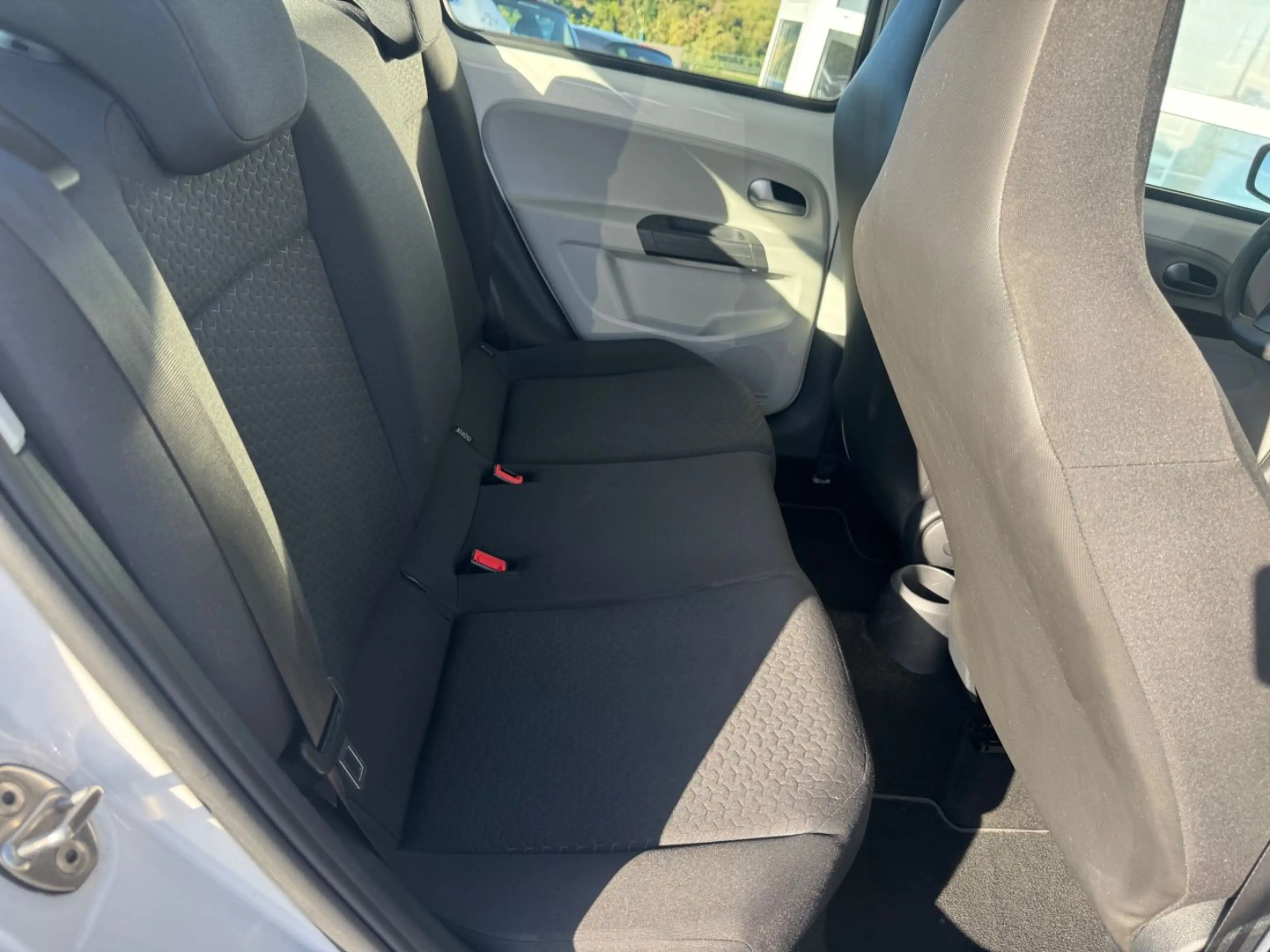 SEAT Mii 1,0 Klima Tempomat PDC Bluetooth 5-trg. — photo 13