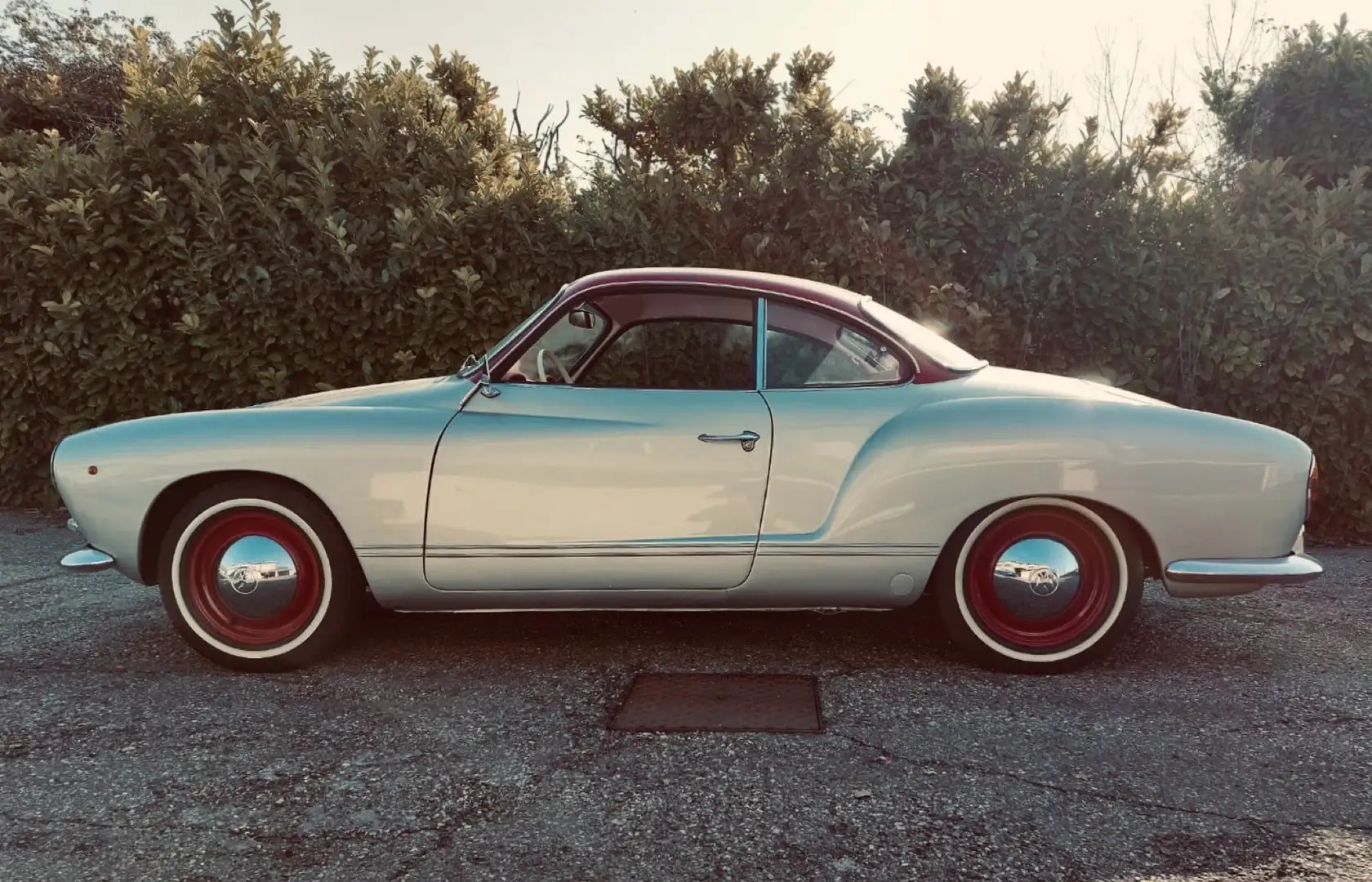 Volkswagen Karmann Ghia - 1