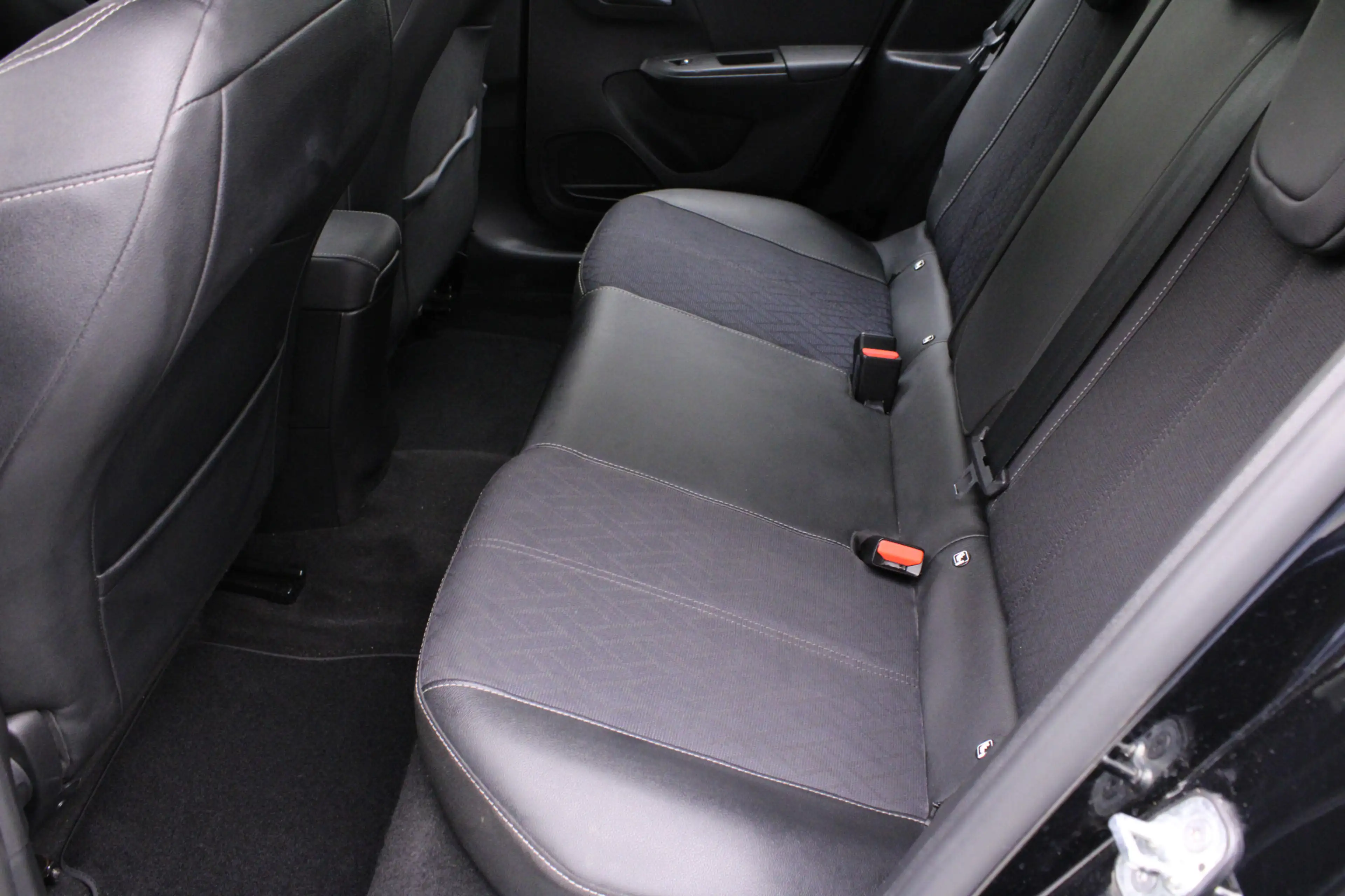 Opel Corsa-e Elegance 50 kWh | Climate control | Pdc achter | C — photo 12