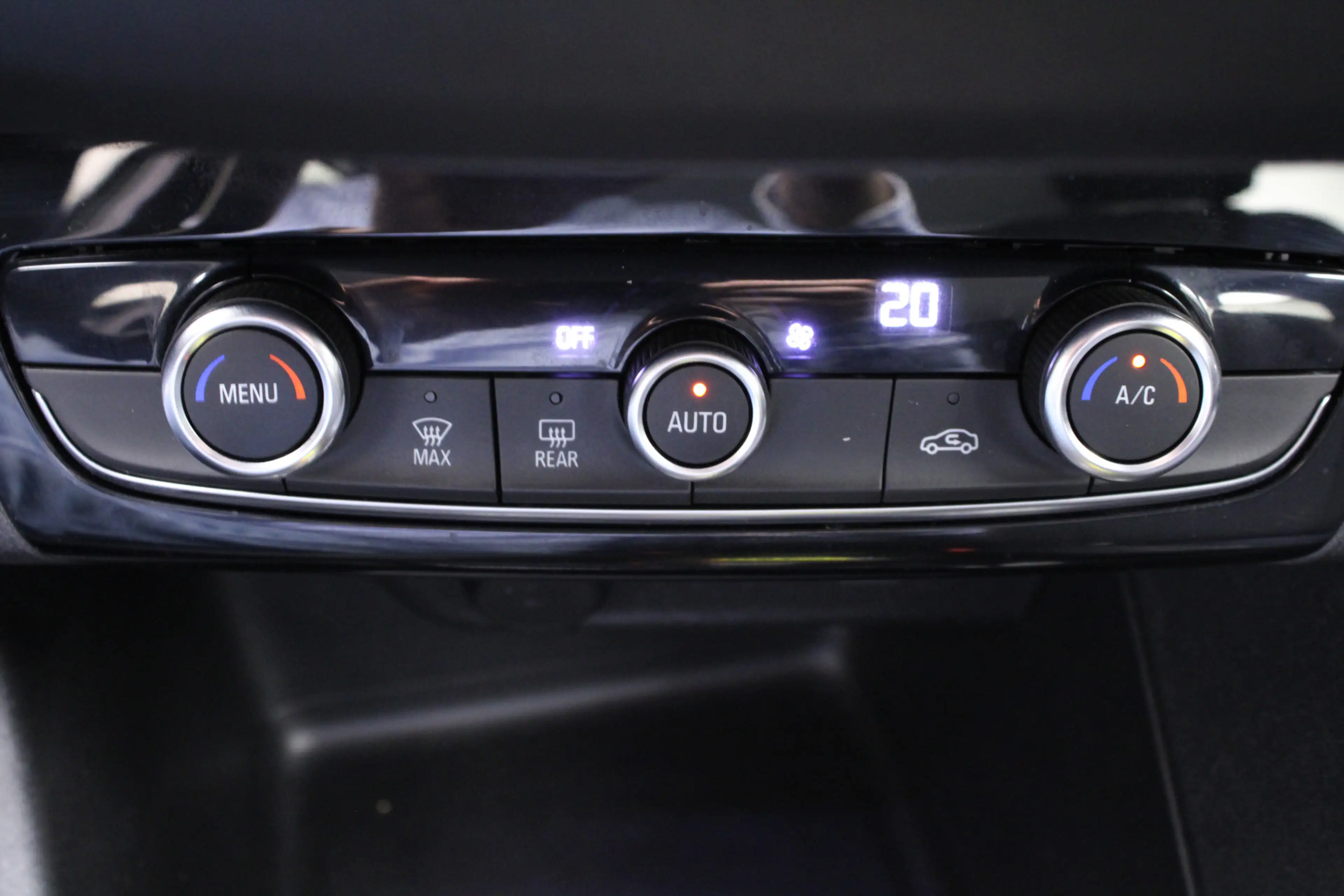 Opel Corsa-e Elegance 50 kWh | Climate control | Pdc achter | C — photo 29