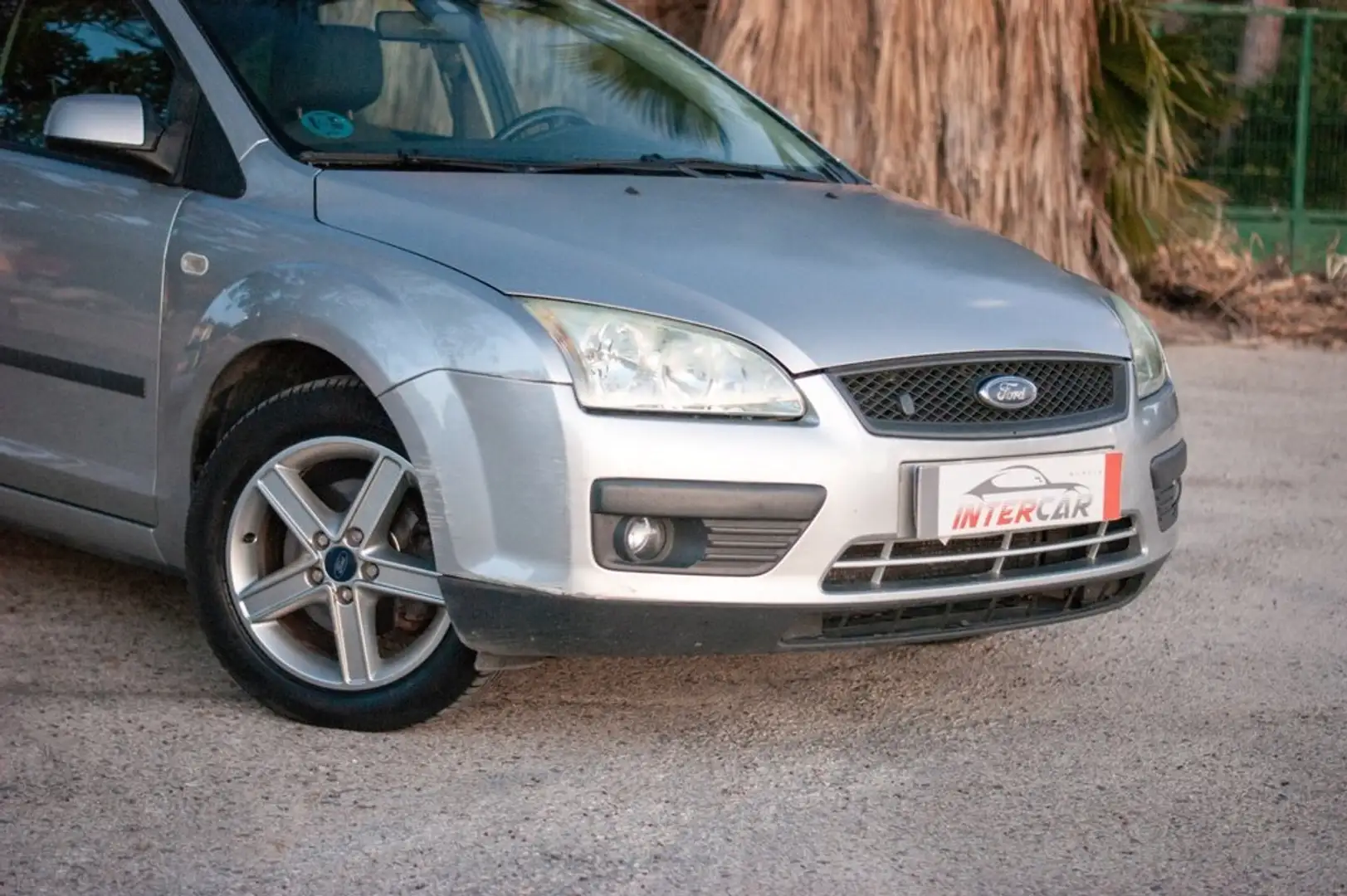Ford Focus 1.6 Trend Gris - 2