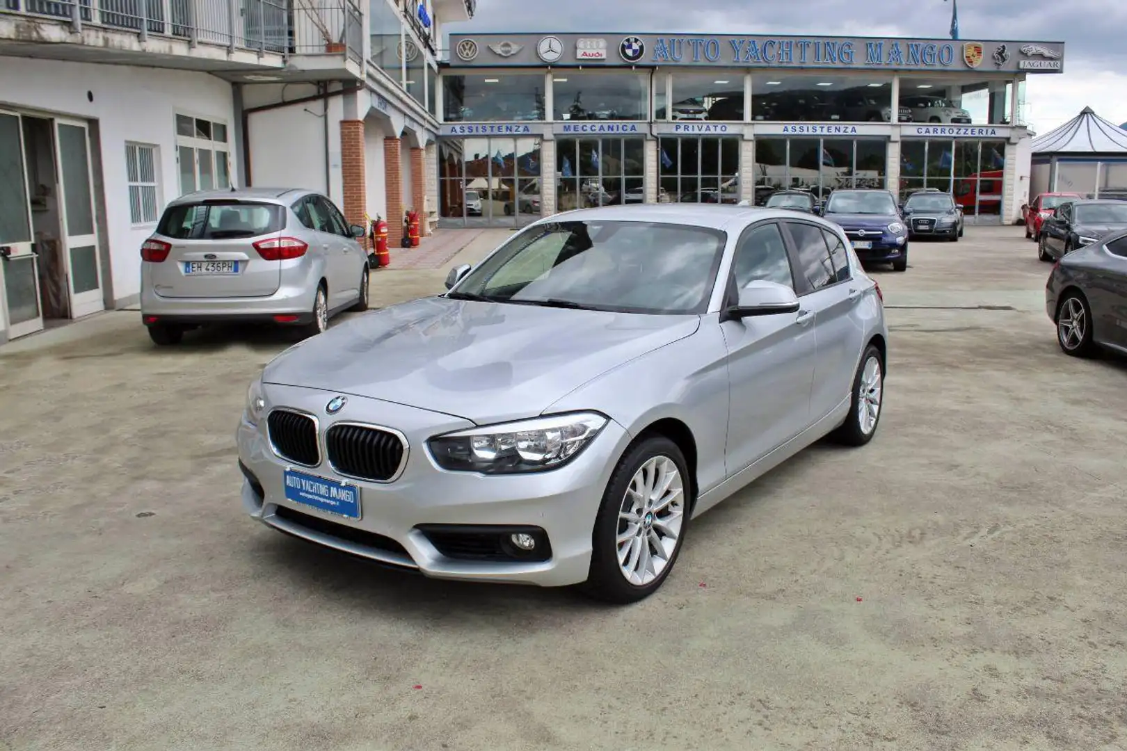 BMW 118 d 5p. Advantage Plateado - 1