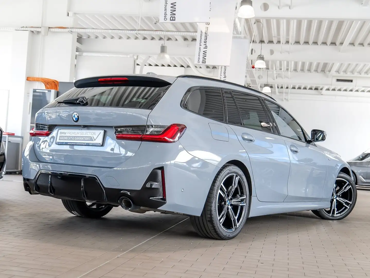 BMW 320 d Touring MSport Adapt.LED AHK LCProf Kamera Gris - 2