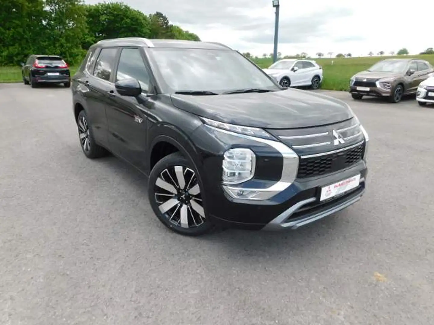Mitsubishi Outlander 2.4L PHEV Intro Edition Schwarz - 1
