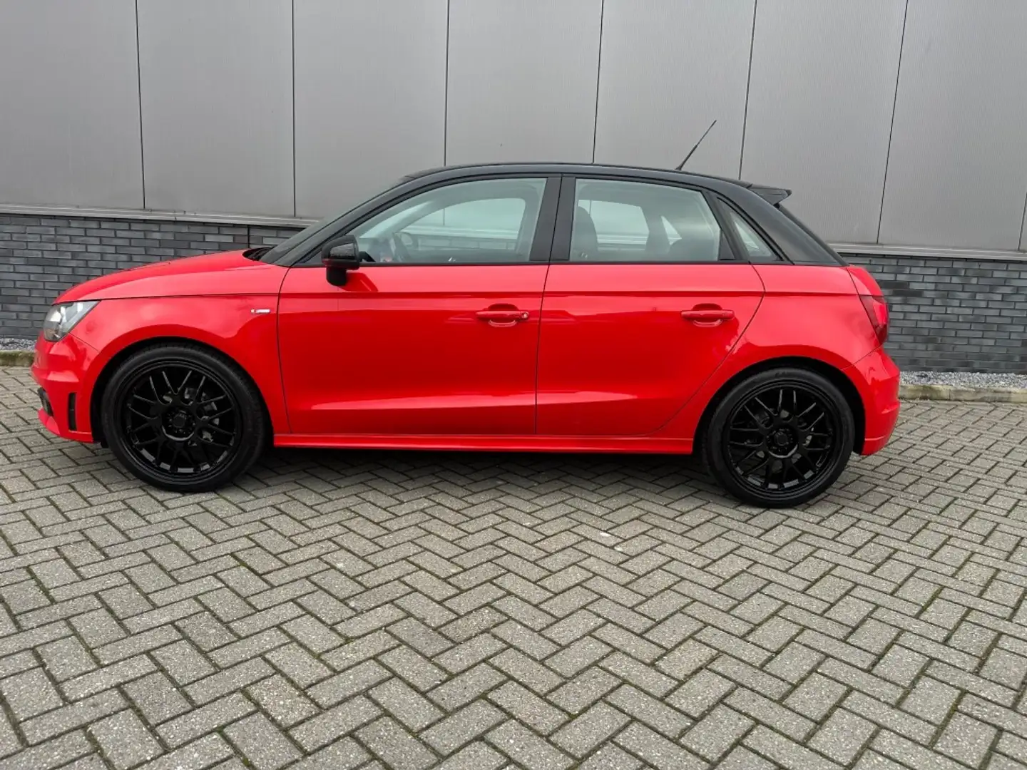 Audi A1 1.2TFSi Admired 5 Drs+Navi Rosso - 2