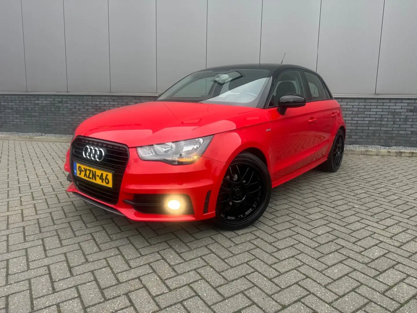 Audi A1 1.2TFSi Admired 5 Drs+Navi Rosso - 1