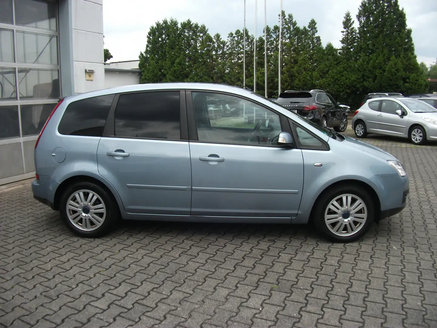 Ford Focus C-Max Ghia Top Zustand Winterauto TÜV Neu. Blau - 2