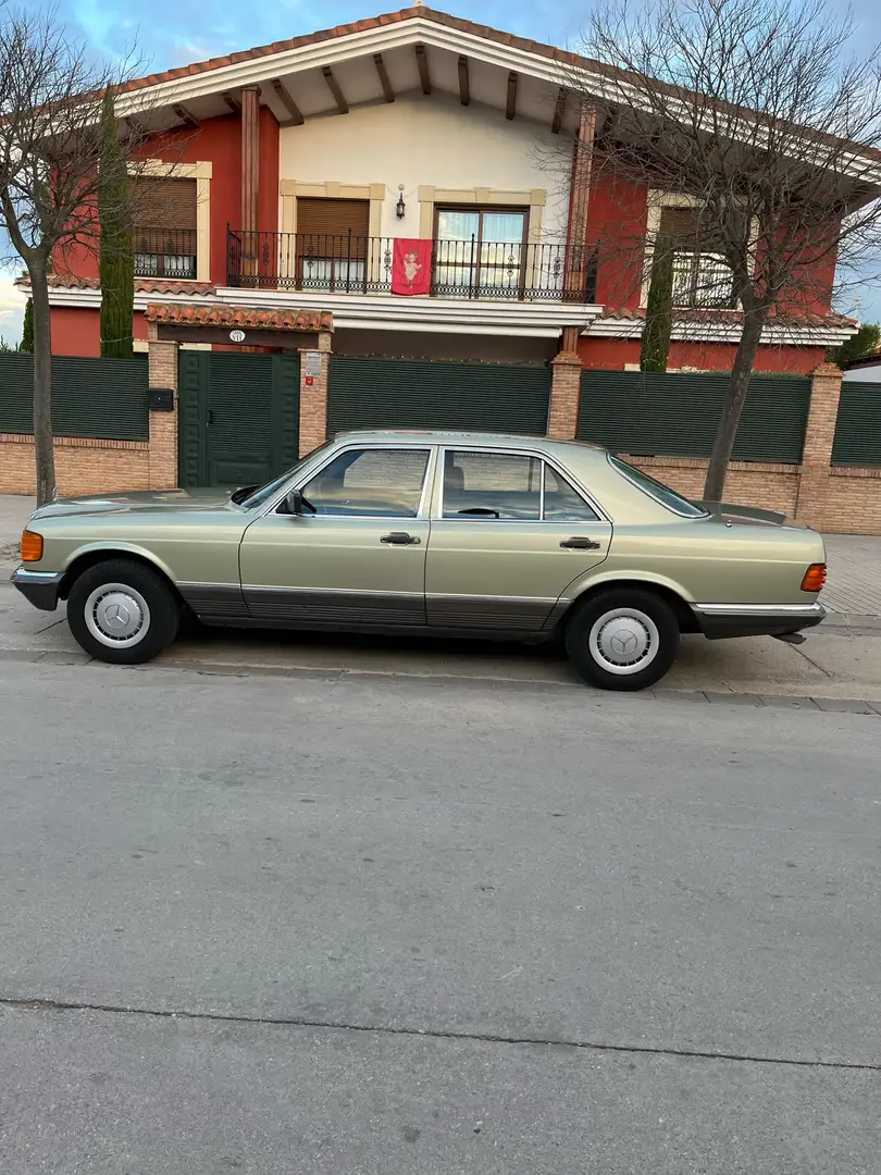 Mercedes-Benz 200 280SE Green - 1