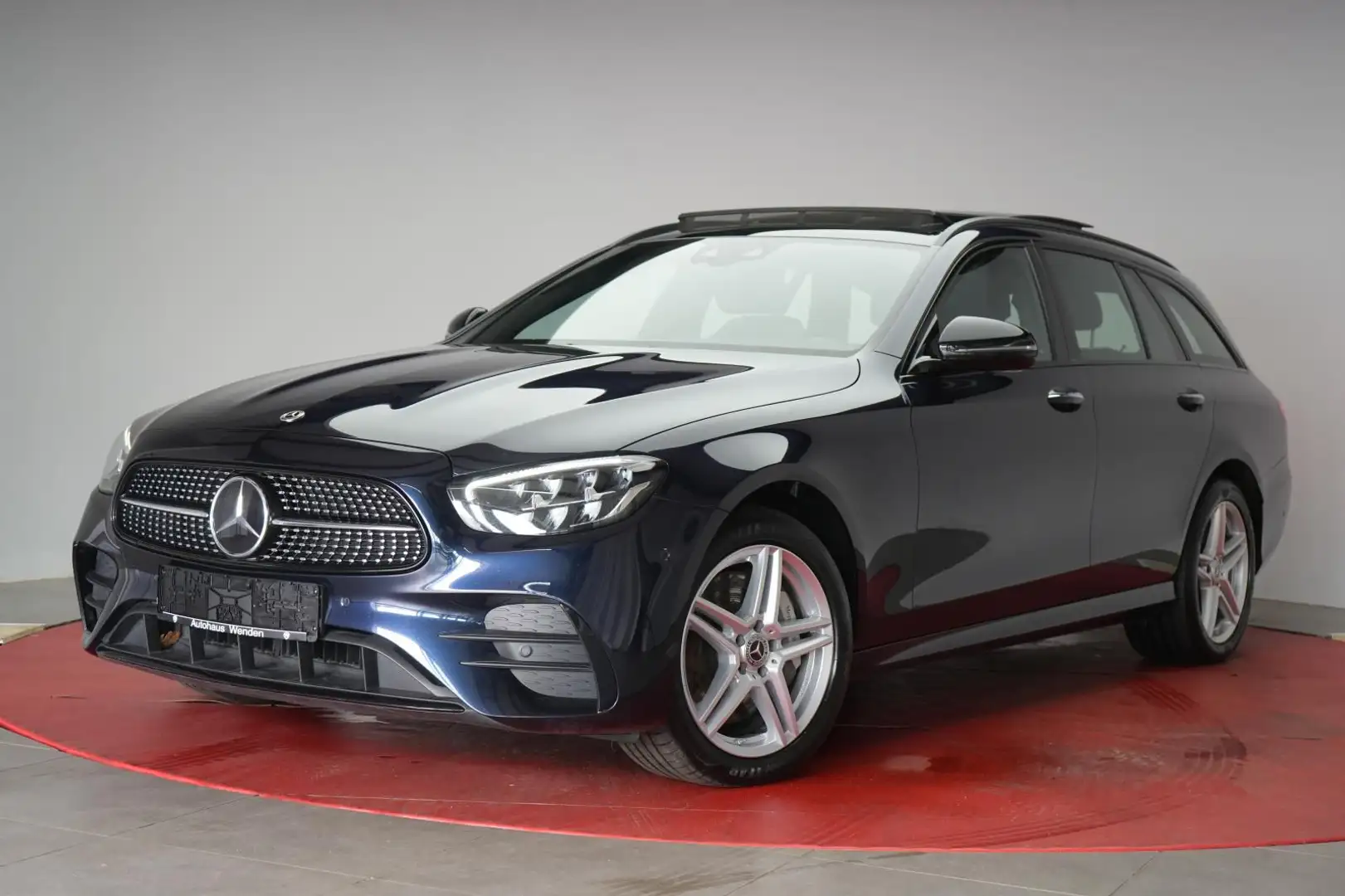 Mercedes-Benz E 300 de 4Matic T 9G-Tronic AMG Navi/Leder/Distr Blau - 2