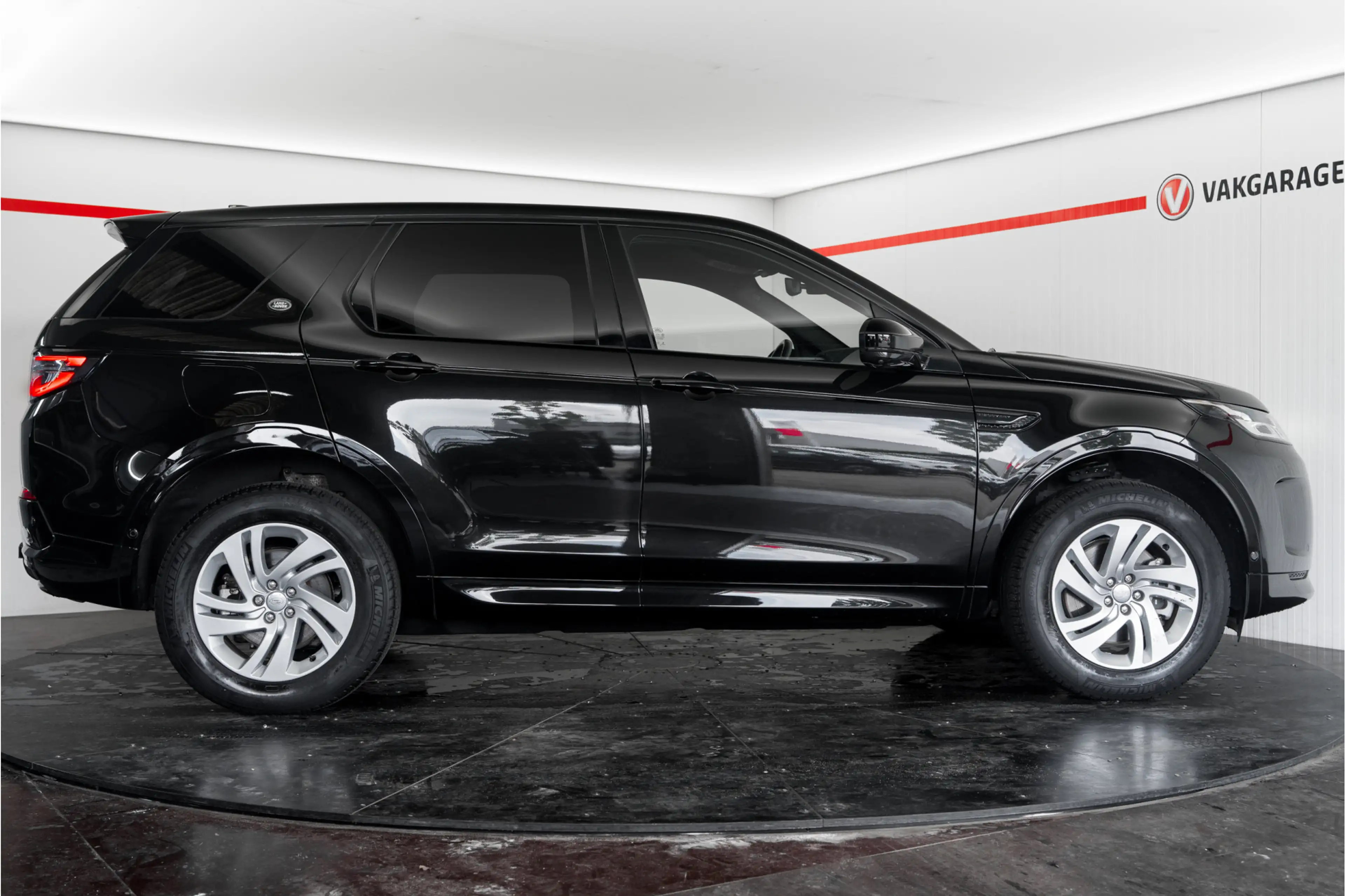 Land Rover Discovery Sport P300e 1.5 R-Dynamic S Trekhaak Nederlandse auto — photo 8