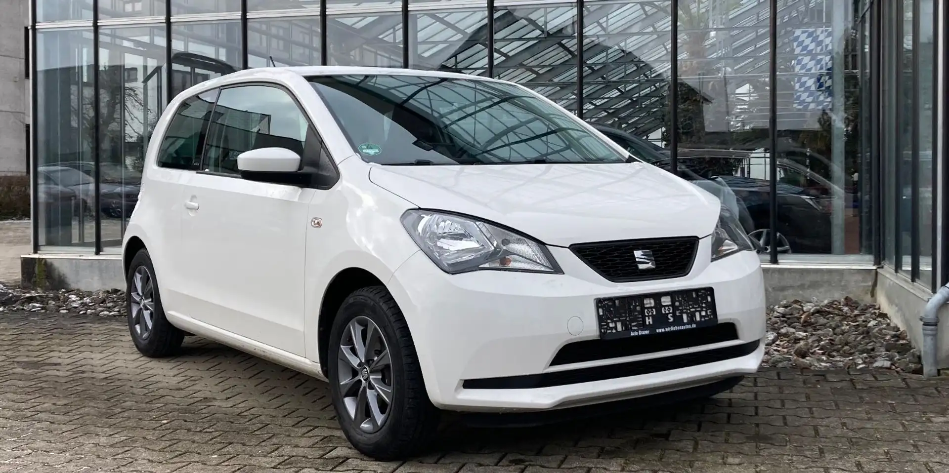 SEAT Mii I-Tech Sound Paket 8-fach bereift Navigation Blanc - 1