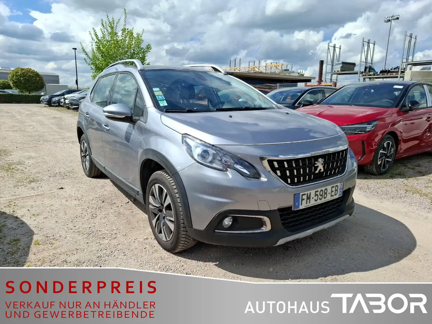 Peugeot 2008 1.2 PT 130 Allure Pano AHK SHZ LM Klimaaut. - 2