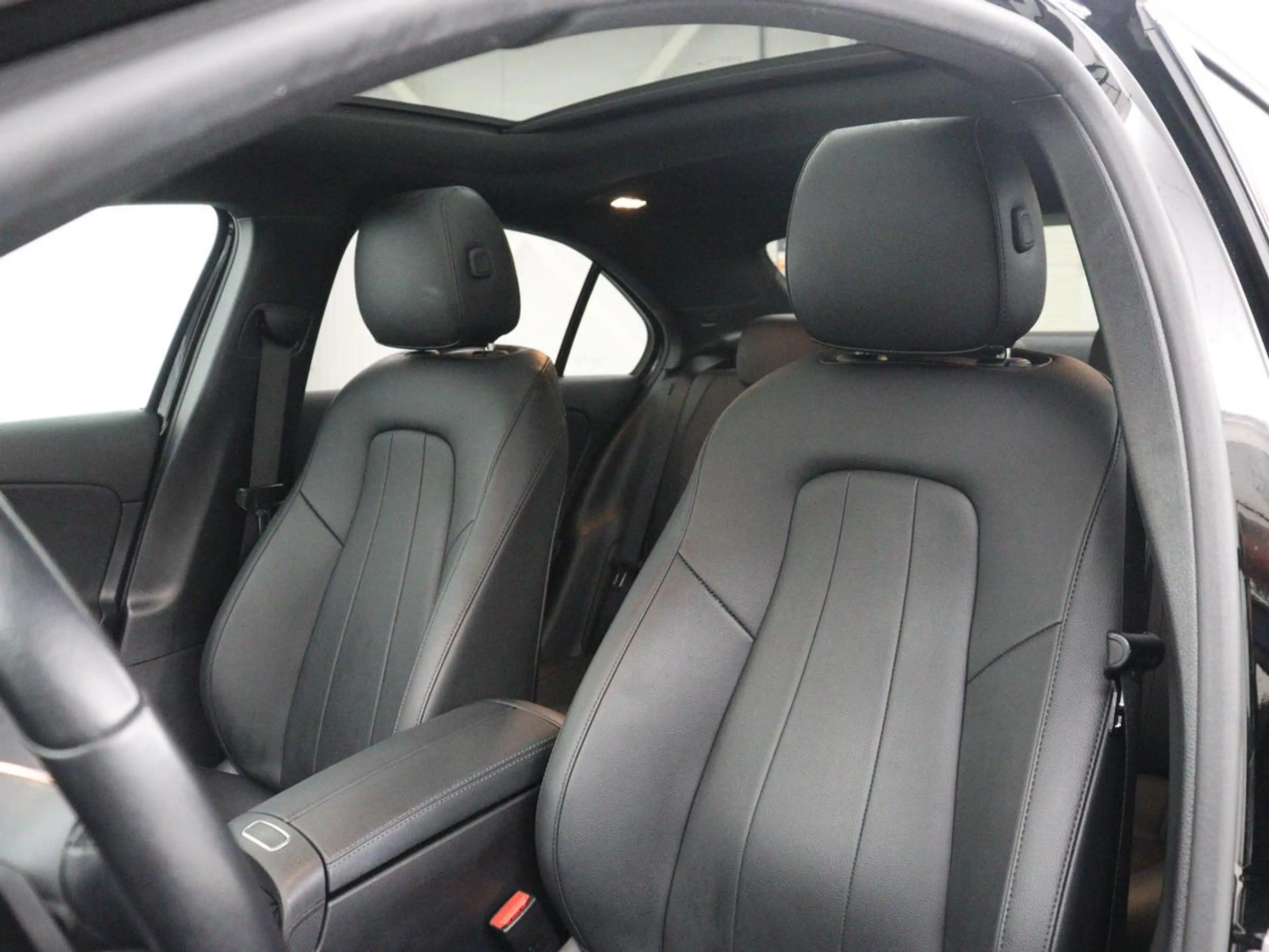 Mercedes-Benz A 180 Business Solution Luxury — photo 4