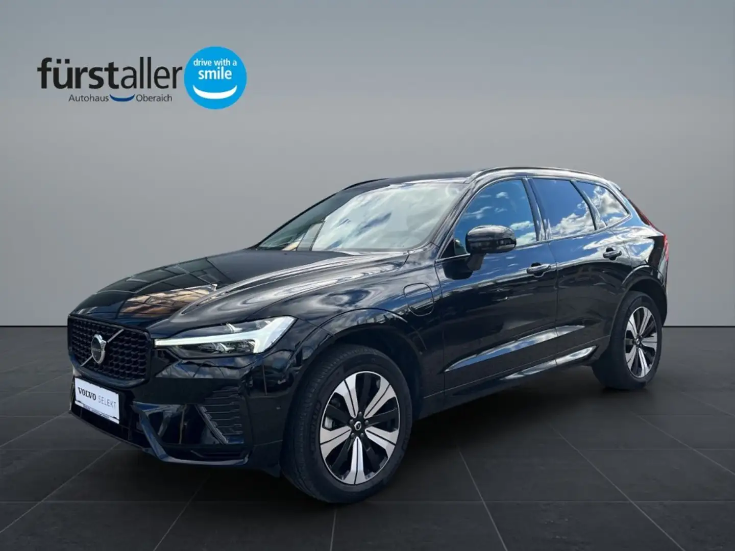 Volvo XC60 Plus, T6 AWD Plug-in Hybrid, Elektrisch/Benzin, Dark Schwarz - 1