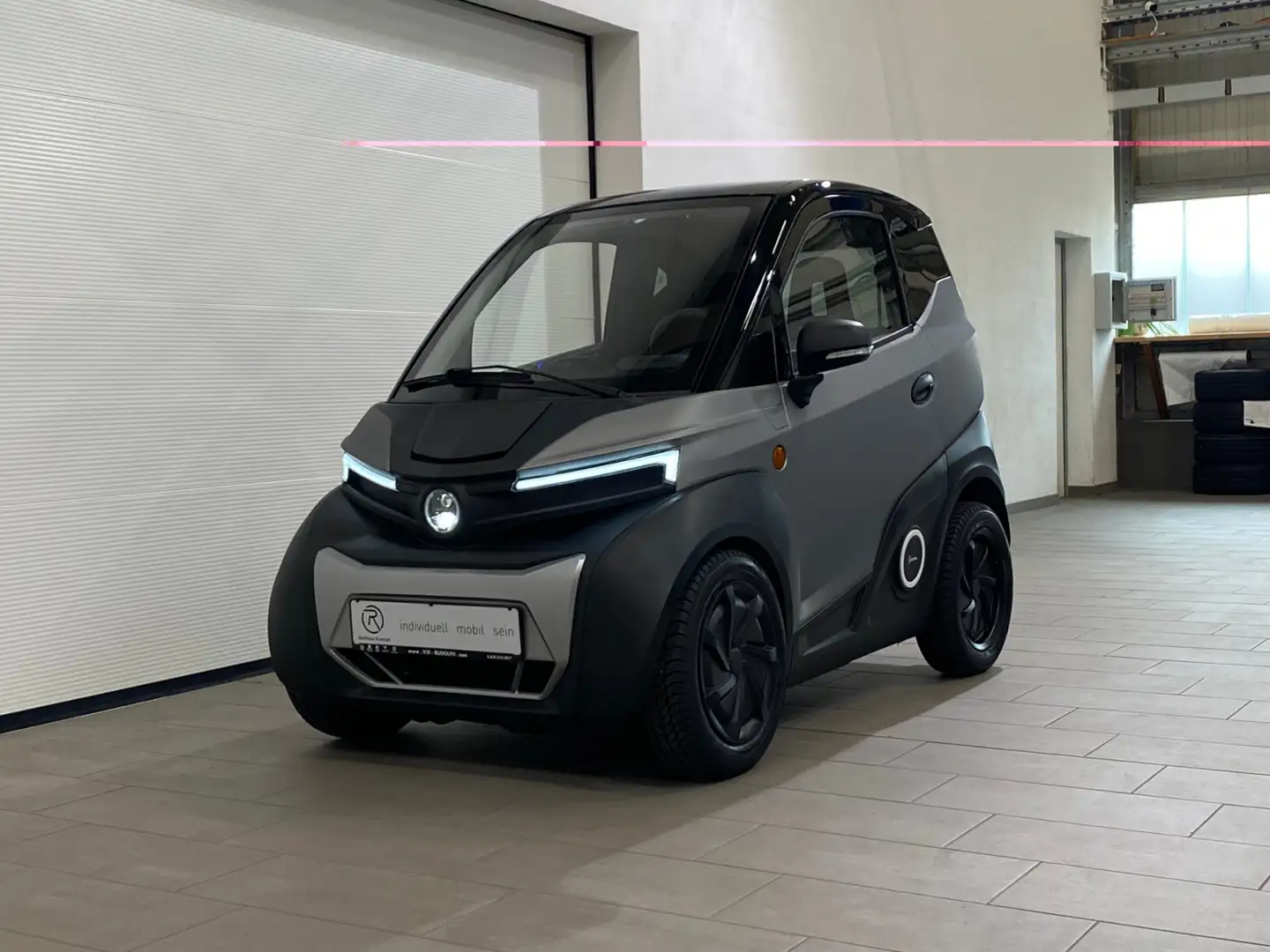 Silence S04 L7e Premium 2x 5,6 kWh - 90km/h Grau - 2