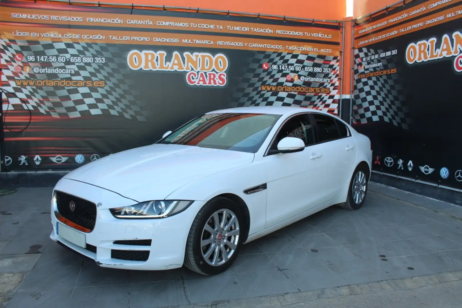 Jaguar XE 2.0 Diesel Pure Aut. 180 Blanco - 1
