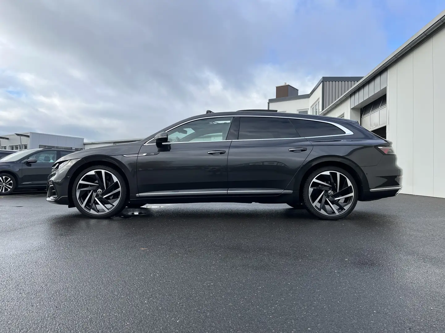 Volkswagen Arteon 2.0 TDI DSG 4Motion Shooting Brake R-Line 219€ m Grau - 2