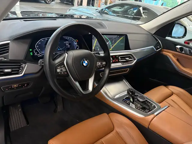 BMW X5 Xdrive45e view 15