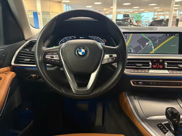 BMW X5 Xdrive45e view 16