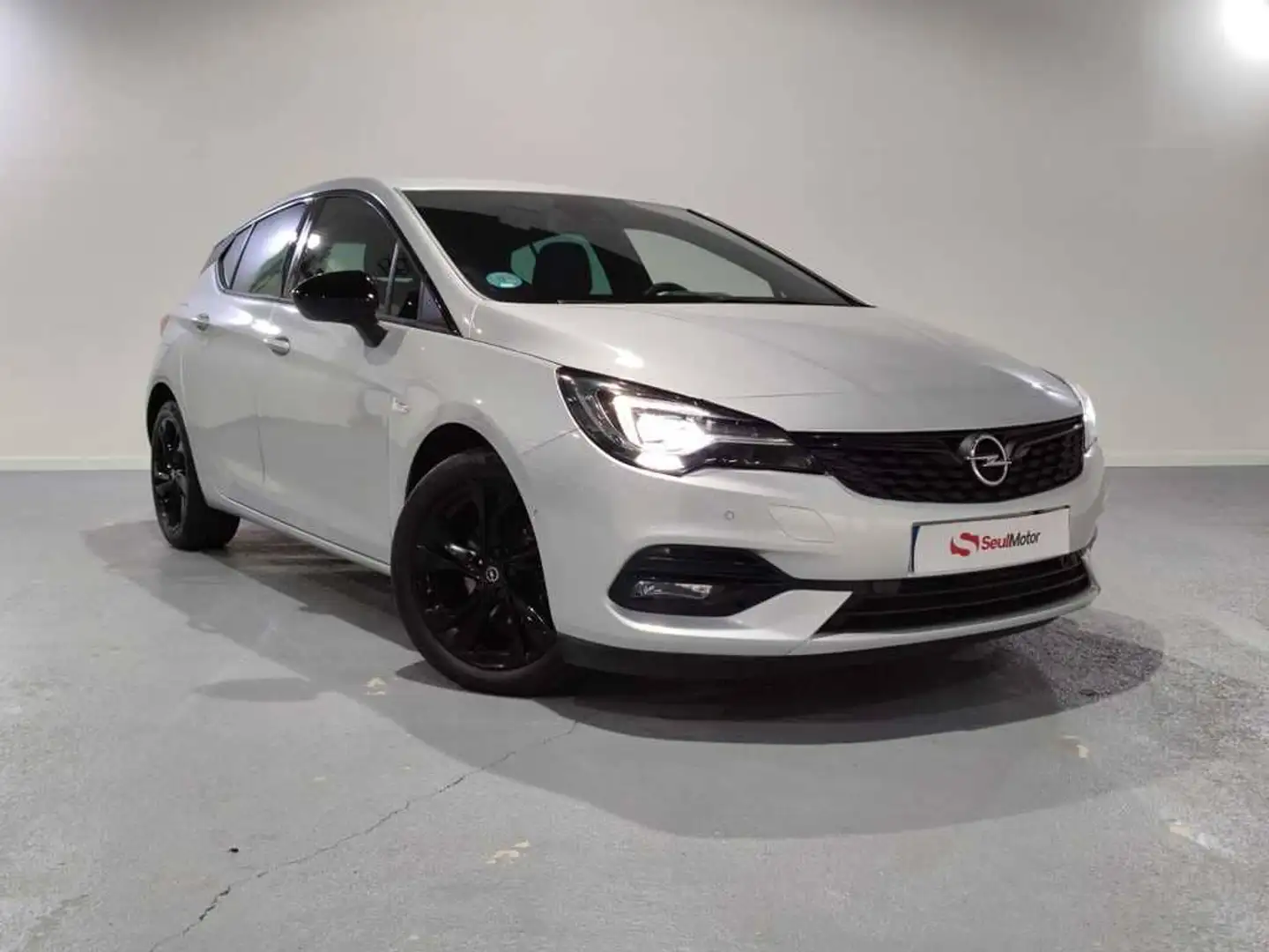 Opel Astra 1.2T S/S Ultimate 145 Gris - 1
