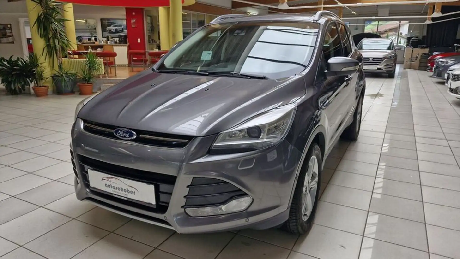 Ford Kuga Ford 2.0 TDCi Titanium 4x4 Grau - 1