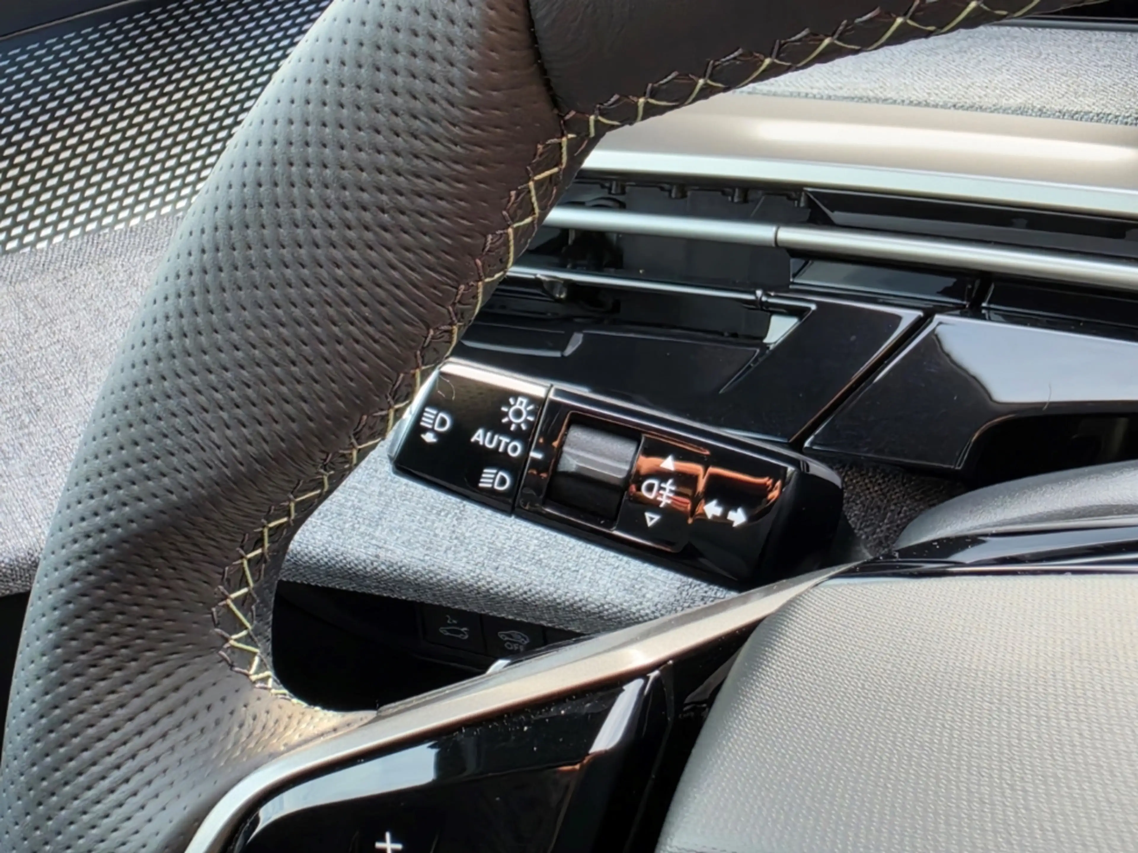 Peugeot 3008 GT Electric 73 kWh 360° Kessy ACC LED DAB Alu — photo 15