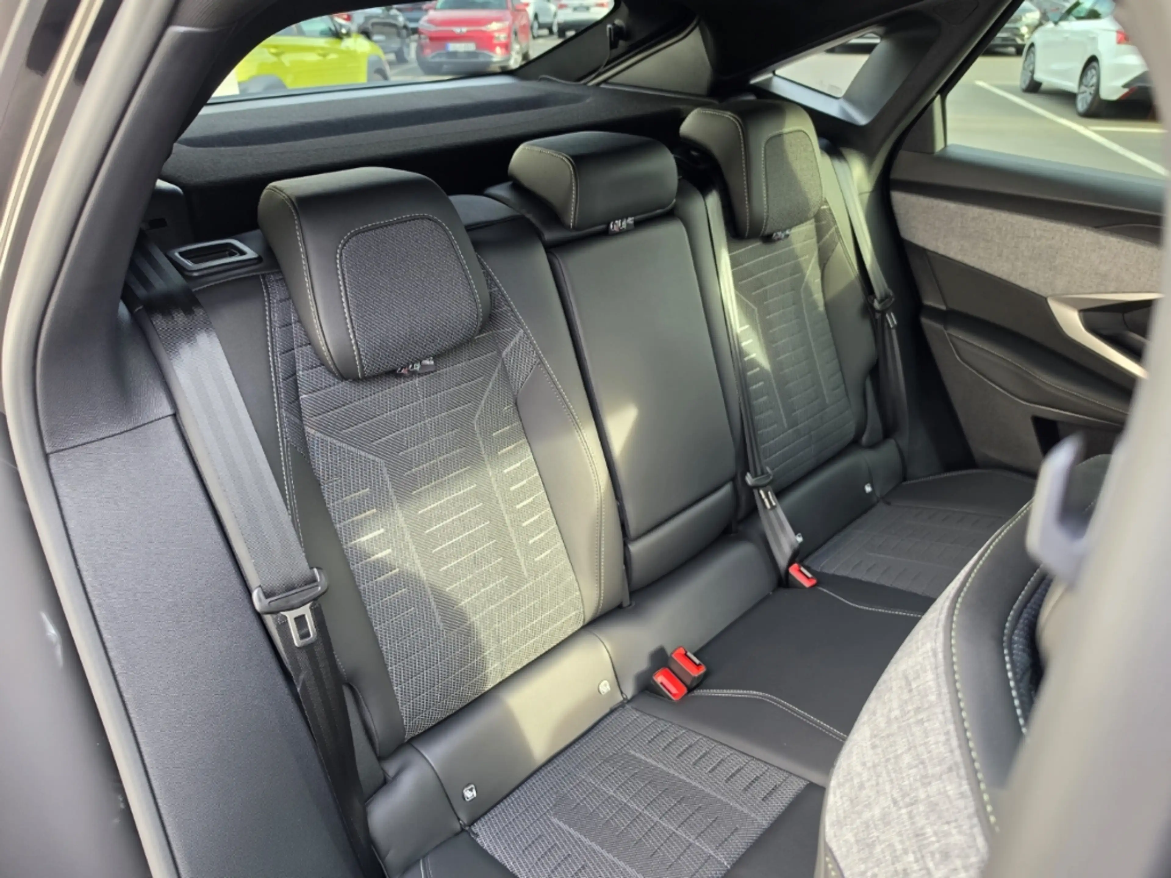 Peugeot 3008 GT Electric 73 kWh 360° Kessy ACC LED DAB Alu — photo 9