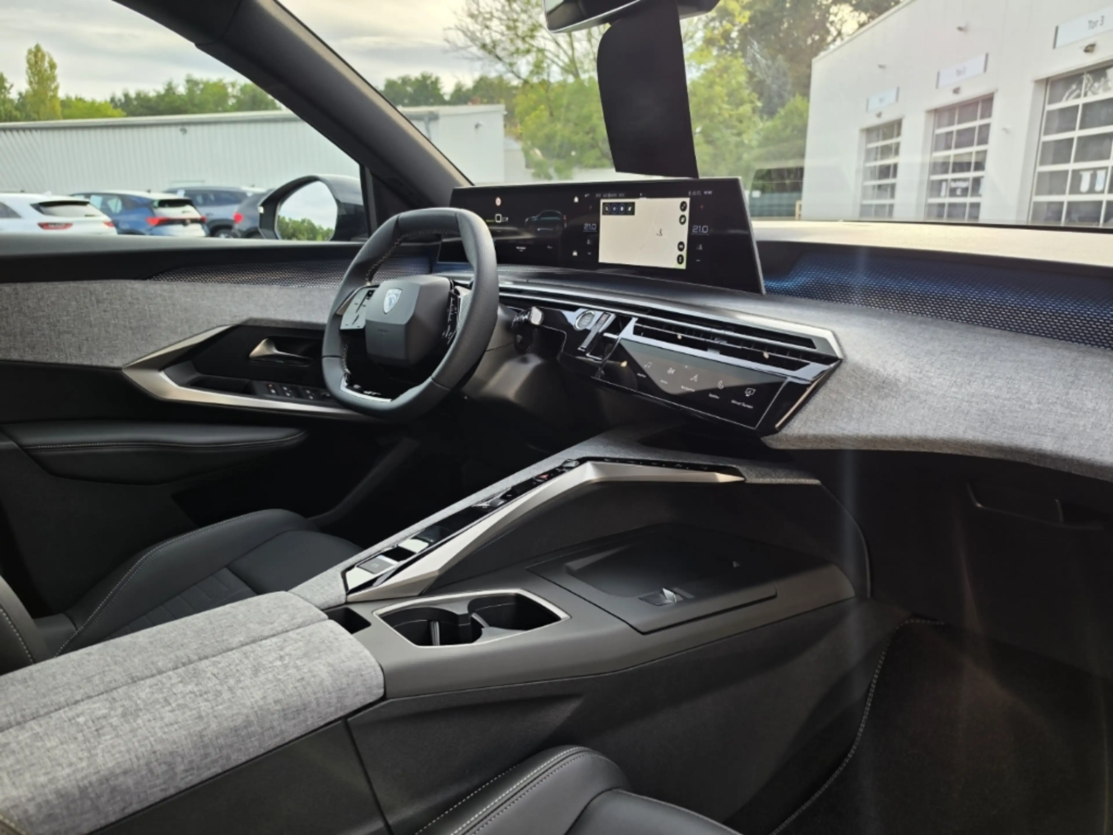 Peugeot 3008 GT Electric 73 kWh 360° Kessy ACC LED DAB Alu — photo 7
